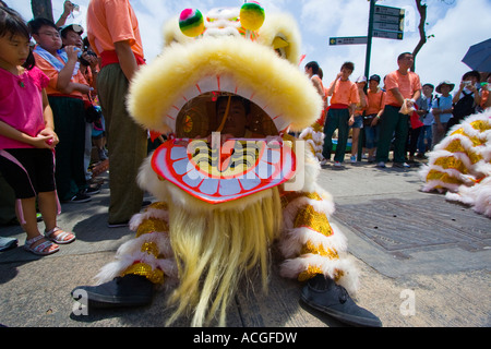 Dragon Dancer Cheung Chau Island Festival Bun chinois de Hong Kong Banque D'Images