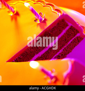 Des bougies sur un gâteau d'anniversaire. Photo par Patrick Steel patricksteel Banque D'Images