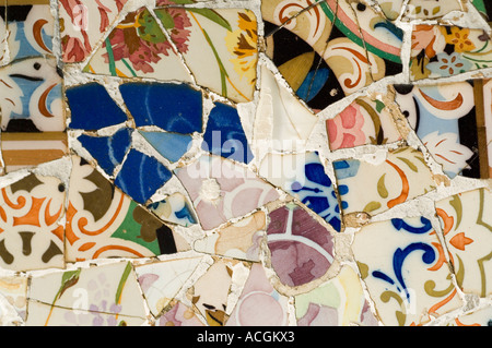 Trencadis, mosaïque dans le Parc Guell (1900-1914), Antoni Gaudi, Barcelone, Catalogne, Espagne, Europe Banque D'Images