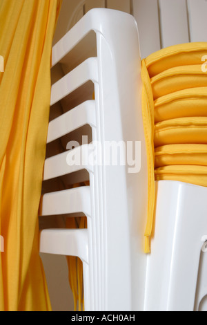 Chaises de jardin en plastique close up Banque D'Images
