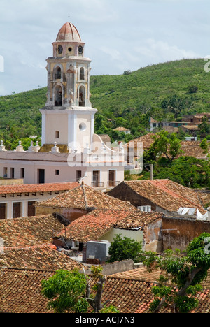 Toits rouges en face du Couvent de San Francisco, Trinidad, Sancti Spiritus, Cuba. Banque D'Images