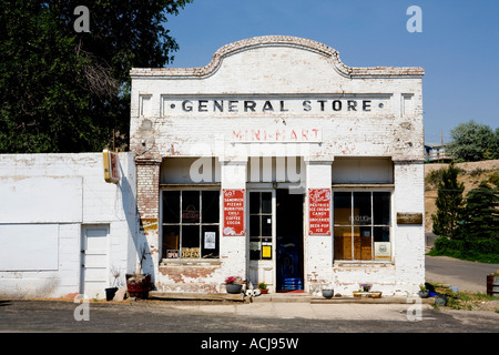 Magasin général d'Eureka une ville sur la route US 50 dans le Nevada surnommée la route plus solitaire en Amérique Banque D'Images