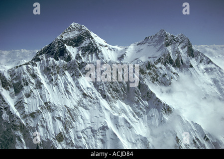 Vue aérienne du mont Everest Nuptse ridge en premier plan de l'Himalaya au Népal Banque D'Images