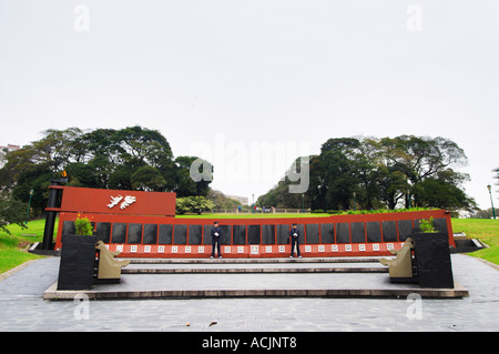 Ce monument commémore la guerre des Malouines Islas Malvinas sur la Plaza San Martin Square, plaques de marbre noir avec des noms gravés Banque D'Images