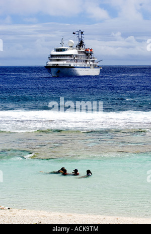 L'une des plages sur Atiu island Îles Cook polynésie française du Pacifique sud Banque D'Images