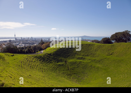 Mount Eden Domain Maungawhau dormantes au sommet du cratère cône volcanique point le plus élevé de l'île du nord Auckland City Banque D'Images