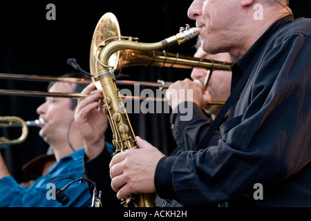 Instrument de musique en laiton section. Trombones, trompettes, saxophones cuivres Banque D'Images