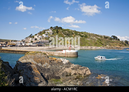 Jetée de banjo et l'entrée du port à Looe à Cornwall UK Banque D'Images