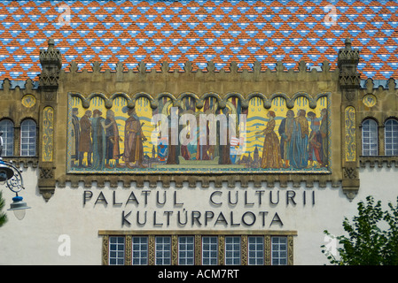 Targu Mures, Transylvanie, Roumanie. Palais de la Culture (Culture Palatul / Kulturpalota ; 1911-1913) façade sur l'Art Banque D'Images