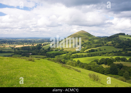 Le Shropshire en été avec l'Lawley de Caer Caradoc en fin d'après-midi soleil Church Stretton Hills England GB Grande Bretagne Banque D'Images