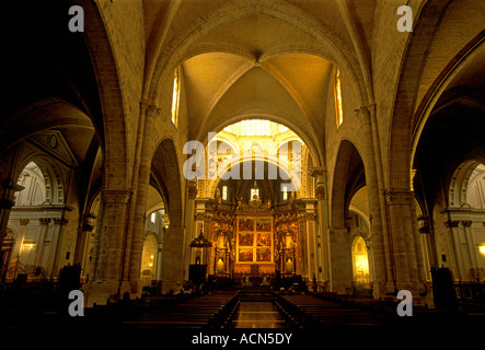 Maître-Autel, autel, nef, abside, barrlel-plafond voûté, la cathédrale, la place de la reine, province de Valence, Valence, Espagne, Europe Banque D'Images