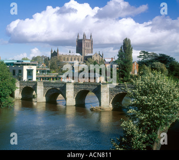 Le Wye Bridge et cathédrale de Hereford, Angleterre Banque D'Images