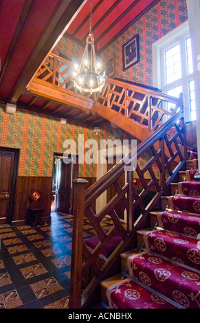 L'escalier dans la salle de la Grange, Ramsgate, maison du célèbre architecte victorien A. W. Pugin Banque D'Images