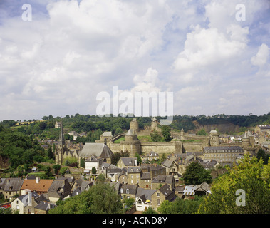 Géographie / voyages, France, Bretagne, Fougères, aperçus, ville, Château, vue, sommaire Banque D'Images