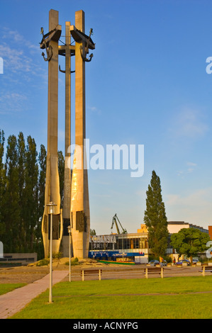 Monument à tombé dans le centre Les travailleurs des chantiers navals de Gdansk Pologne EU Banque D'Images