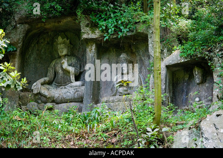 Sculptures rupestres bouddhistes Feilai Peak Temple Lingyin Hangzhou China Banque D'Images