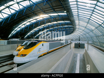 Les trains à grande vitesse à la Gare Internationale de Waterloo Banque D'Images