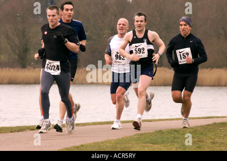 Crédit photo DOUG BLANE exécutant les Nike Milton Keynes demi-marathon Ville de Milton Keynes Banque D'Images