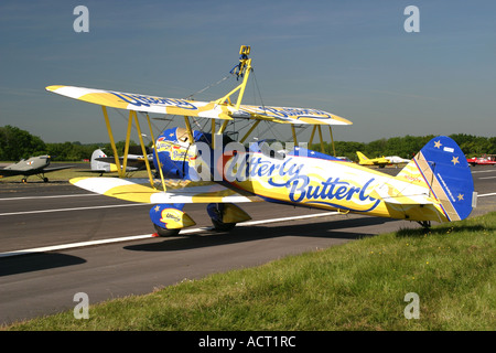 L'équipe d'affichage totalement Papillon Boeing Stearman Biggin Hill International Air Fair 2006 Banque D'Images
