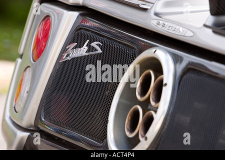 Pagani Zonda S supercar becquet du feu arrière et quatre d'échappement auvent Banque D'Images