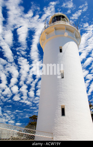 L'Australie Tasmanie Phare Wynyard sur table Cape avec les formations de nuages Maquereau Banque D'Images