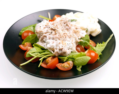 Salade de maquereau fumé avec salade de pomme de terre Banque D'Images