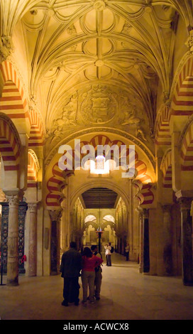 Une vue de l'intérieur de la Mezquita de Cordoue, Andalousie, Espagne du sud Banque D'Images