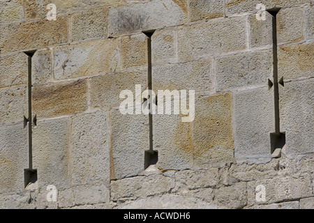 Meurtrières partie extra-remparts du château de Butron un château médiéval du 13ème siècle en campagne près de Basque, Espagne Gatika Banque D'Images