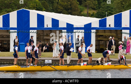 Henley Royal Regatta 2005. Henley, l'Oxfordshire. Seulement pour un usage éditorial. Banque D'Images