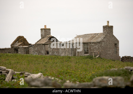 Abandonné et ruiné farm house cottage North Ronaldsay Orkney Islands Scotland UK Banque D'Images