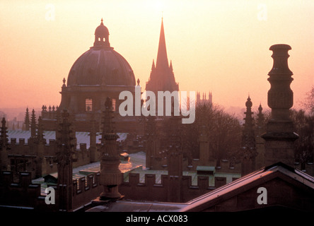 La Radcliffe Camera et St Marys church au coucher du soleil Banque D'Images