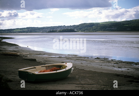 L'estuaire de Kent à Arnside à l'égard de l'île et Holme Grange Over Sands Cumbria England Banque D'Images