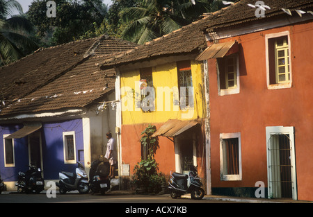 Maisons colorées de l'Inde Goa Panjim Fontainhas Mala Banque D'Images