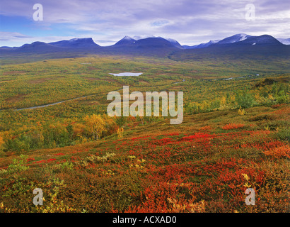 Symbole de la Laponie est Lapporten coupé en montagnes en Abisko National Park au-dessus du cercle arctique en Suède Banque D'Images