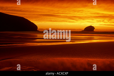 Plus de coucher de soleil spectaculaire Portreath beach, Cornwall, UK Banque D'Images