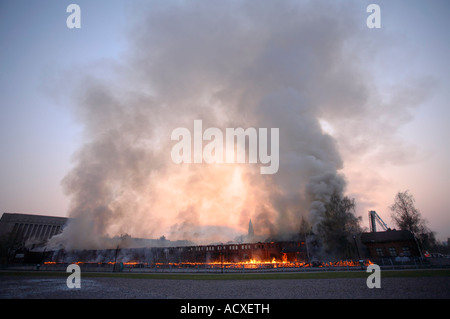 Ancienne gravure entrepôts de fer près de la gare et au parlement de l'arrière-plan, Helsinki, Finlande, l'UE Banque D'Images