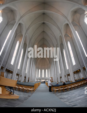 Intérieur de l'église de Hallgrímskirkja (Hallgrímur), Reykjavík, Islande Banque D'Images