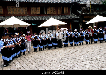 Dans la danse Naxi de Lijiang, Chine Banque D'Images