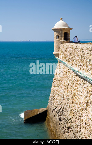 Mur de Castillo de Santa Catalina (château de Santa Catalina) à Cadix, Espagne Banque D'Images