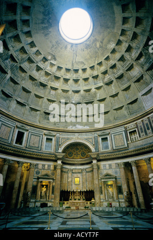 Rome, Italie. Le Panthéon. Banque D'Images
