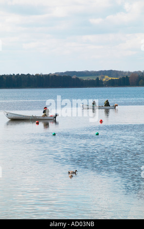 La pêche sur le réservoir hanningfield Banque D'Images