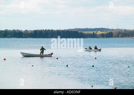 La pêche sur le réservoir hanningfield Banque D'Images