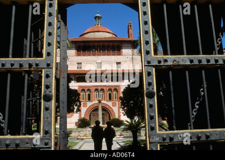 Entrée de Flagler College anciennement l'hôtel Ponce de Leon à St Augustine en Floride USA Banque D'Images