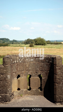 Point de passage des piétons sur le pont Houghton Houghton, Village, Sussex, UK Banque D'Images