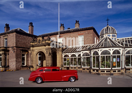 1937 Plymouth P4 Deluxe Berline, voiture américaine classique, garée à Preston Hall, Eaglescliffe, Stockton, Angleterre, Royaume-Uni Banque D'Images