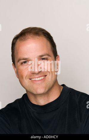 Portrait de l'homme souriant. Banque D'Images