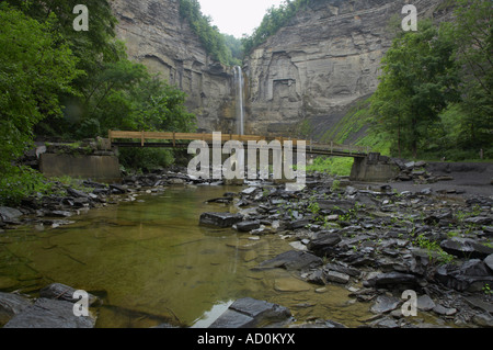 Taughannock Falls l'une des chutes plus haut dans l'Est de l'US 215 Ft à Taughannock Falls State Park dans la région des lacs Finger de New Y Banque D'Images