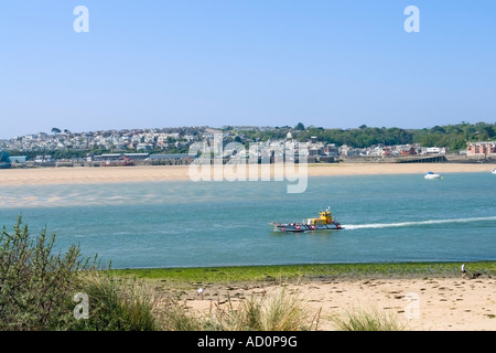 Le Ferry de Padstow, approche de la plage de rocher sur l'estuaire de la rivière Camel, Cornouailles du Nord Banque D'Images