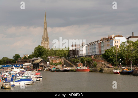 Angleterre Bristol Redcliffe Parade et de l'église St Marys Street Bridge Banque D'Images