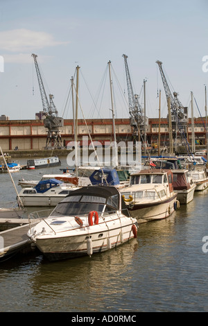 L'Angleterre Le port de Bristol Industrial Museum de New moorings Banque D'Images